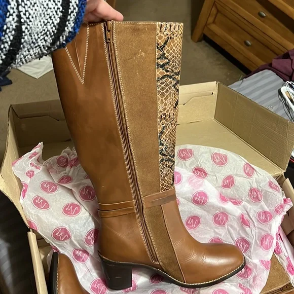 Brand new beautiful Matisse boots - Picture 4 of 8